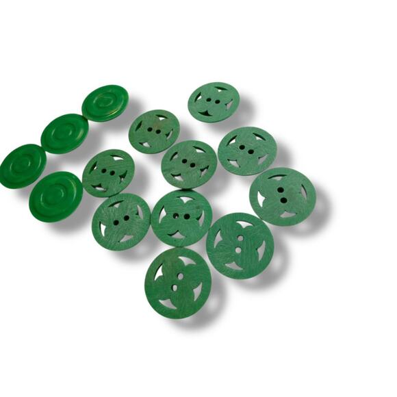 Lot of 14 Green Midcentury Buttons Acrylic Clover Design .9" (23mm) - Picture 5 of 5